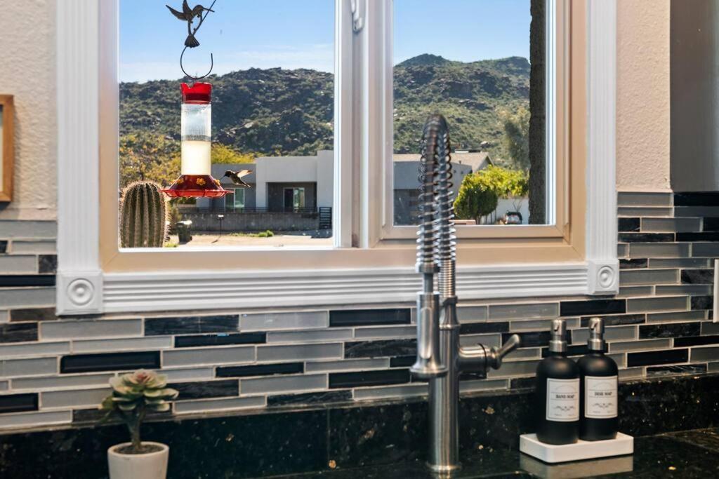 The Hummingbird House, Sauna & Mountain Views! Villa *