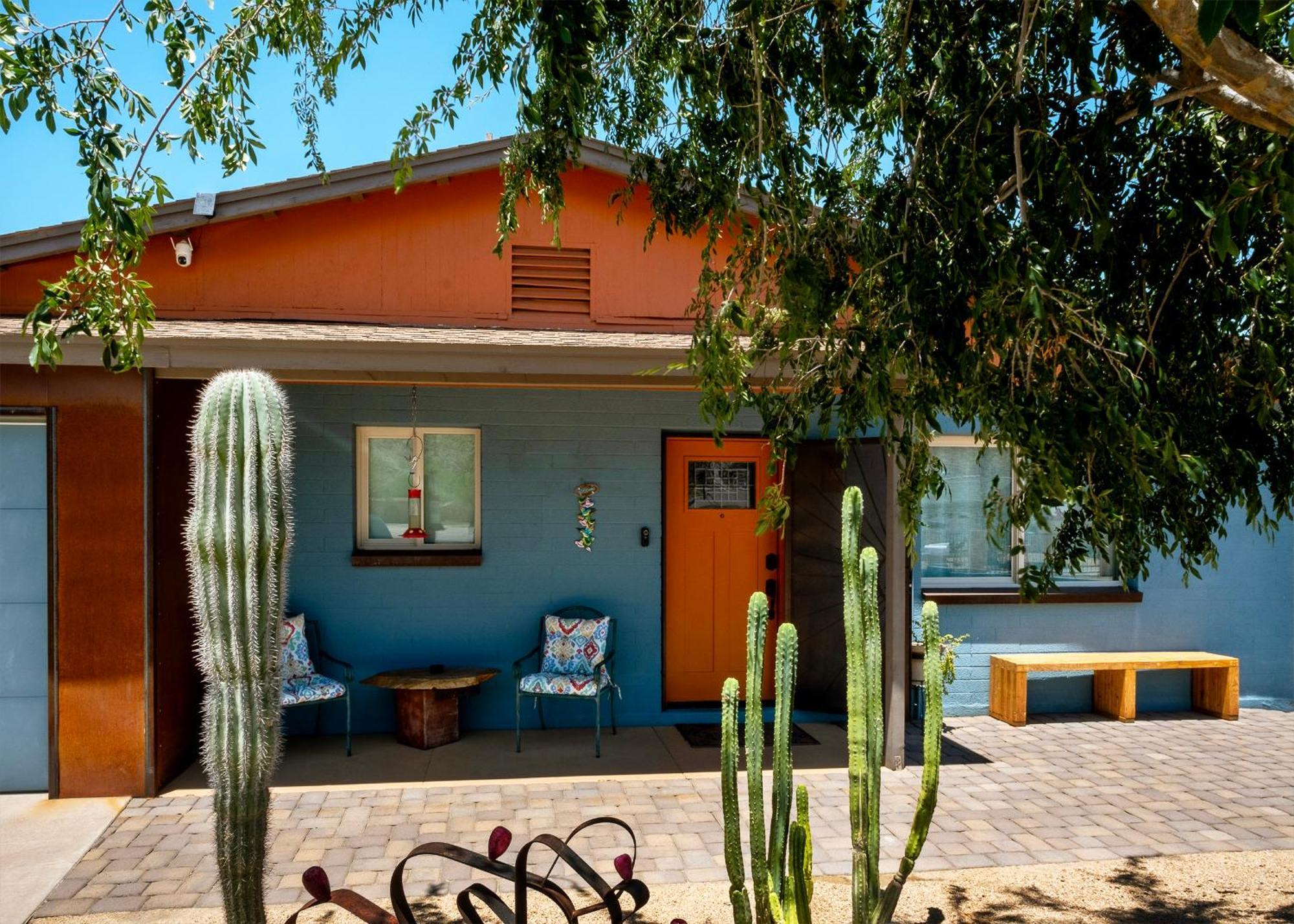 Villa The Hummingbird House, Sauna & Mountain Views! *
